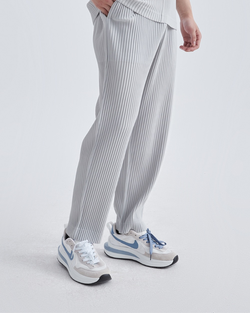 Wearing Ribbed Cotton Pantalon
