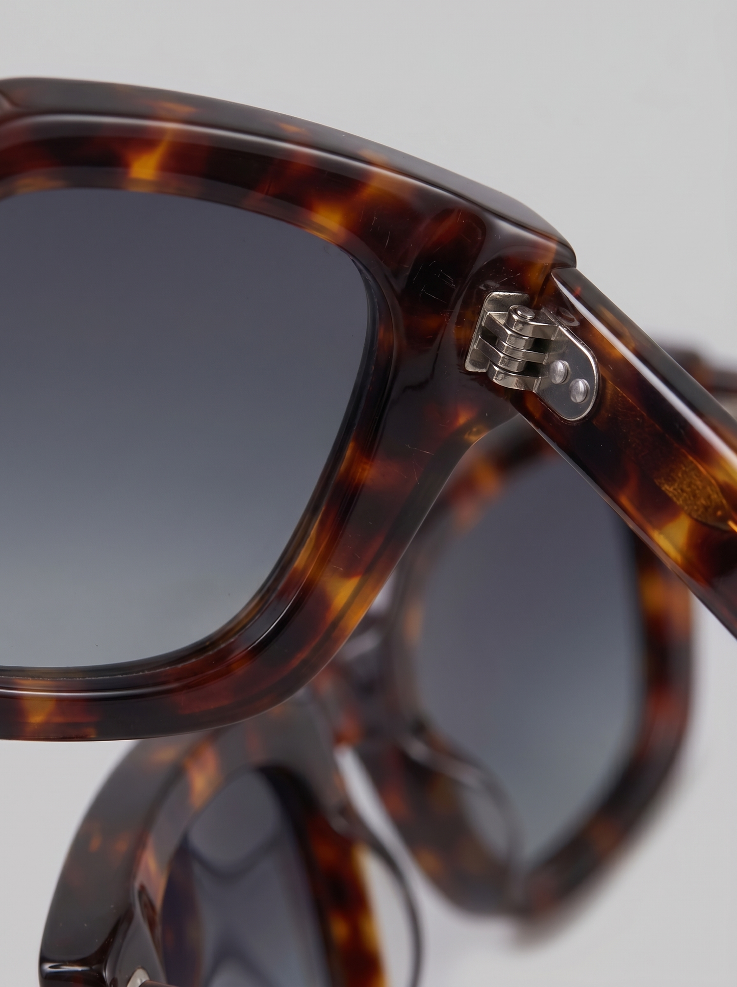 Men's Trendy Sunglasses with Dark Lenses