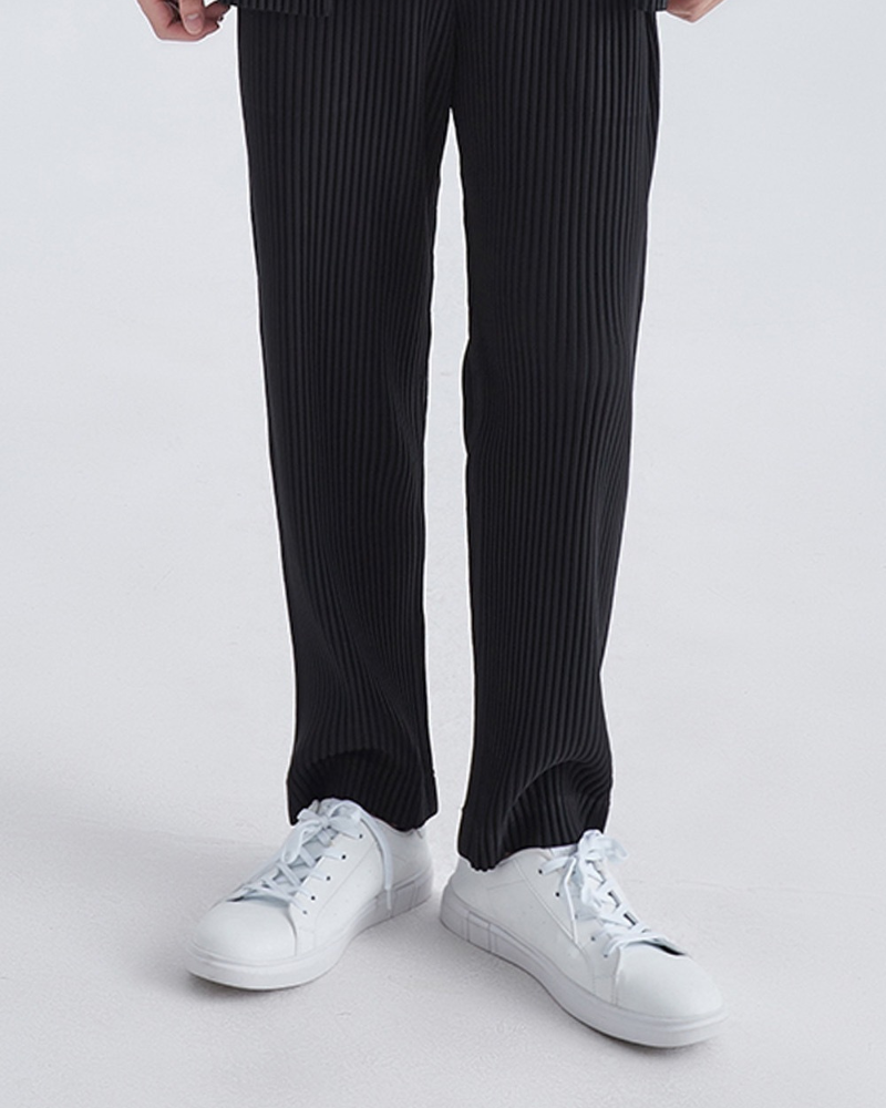 Wearing Ribbed Cotton Pantalon