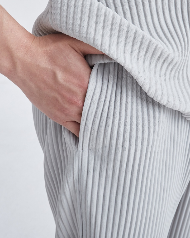 Wearing Ribbed Cotton Pantalon