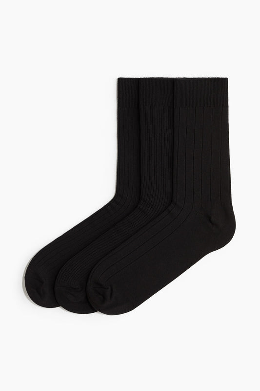 Kit com 3 Pares de Meias Básicas Pretas