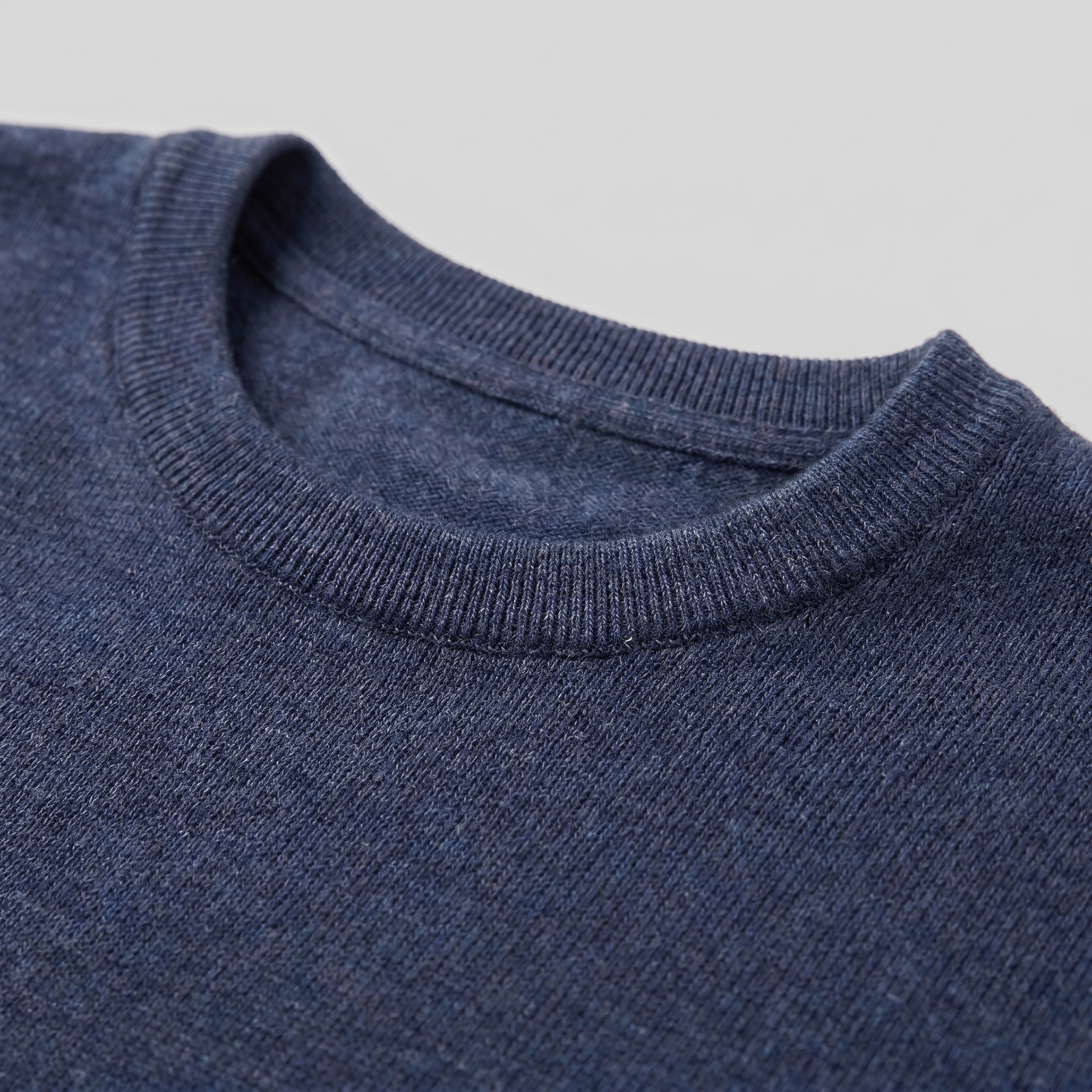 Men's Long-Sleeved Crew Neck Sweater